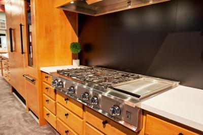 48" Hestan KRT Series 5-Burner Natural Gas Rangetop  with 12" Griddle - KRT485GD-NG