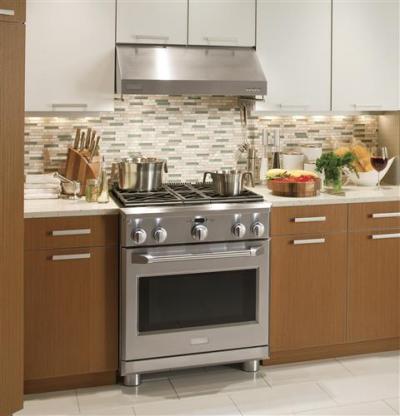 30" Monogram  All Gas Professional Range with 4 Burners (Natural Gas) - ZGP304NRSS