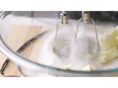 KitchenAid 6 Speed Hand Mixer with Flex Edge Beaters in Ice - KHM6118IC